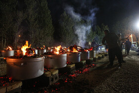 آیین پخت و توزیع ۱۵۰دیگ غذای نذری- مبارکه اصفهان