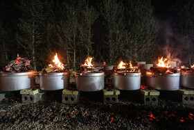 آیین پخت و توزیع ۱۵۰دیگ غذای نذری- مبارکه اصفهان