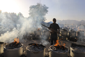 آیین پخت و توزیع ۱۵۰دیگ غذای نذری- مبارکه اصفهان