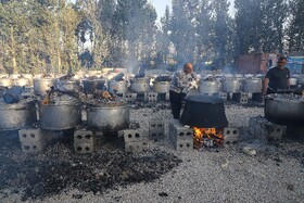 آیین پخت و توزیع ۱۵۰دیگ غذای نذری- مبارکه اصفهان