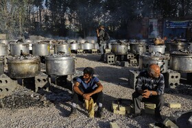 آیین پخت و توزیع ۱۵۰دیگ غذای نذری- مبارکه اصفهان