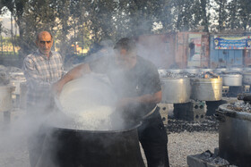 آیین پخت و توزیع ۱۵۰دیگ غذای نذری- مبارکه اصفهان