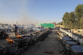 آیین پخت و توزیع ۱۵۰دیگ غذای نذری- مبارکه اصفهان