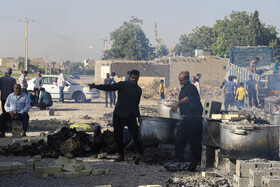 آیین پخت و توزیع ۱۵۰دیگ غذای نذری- مبارکه اصفهان