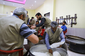 آیین پخت و توزیع ۱۵۰دیگ غذای نذری- مبارکه اصفهان