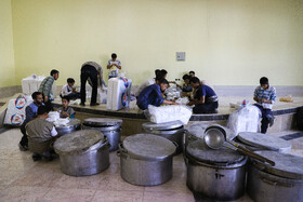 آیین پخت و توزیع ۱۵۰دیگ غذای نذری- مبارکه اصفهان