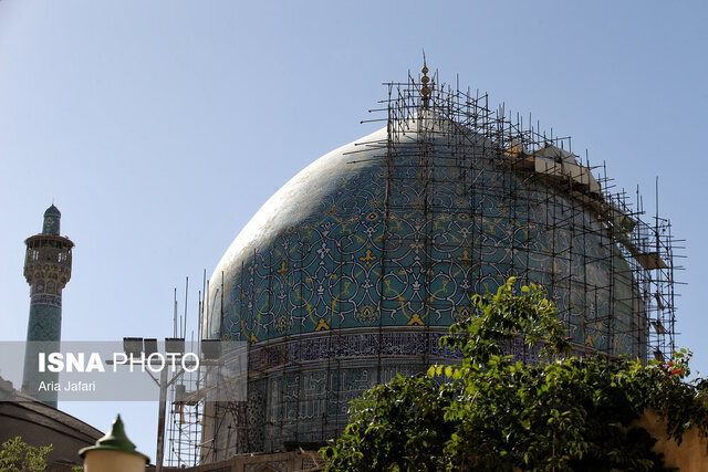 پایان مرمت یک‌چهارم گنبد مسجد شیخ لطف‌الله / مرمت گنبد مسجد جامع عباسی در مرحله مطالعه است