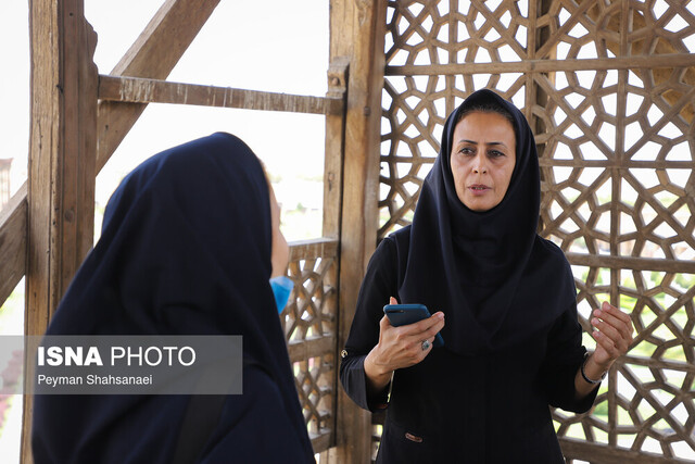 تیغ اصلاح بر قوس گنبد مسجد جامع عباسی!