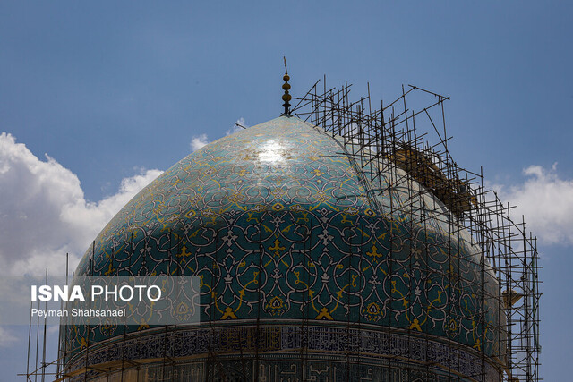 تیغ اصلاح بر قوس گنبد مسجد جامع عباسی!