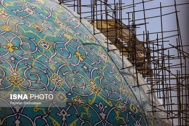 تیغ اصلاح بر قوس گنبد مسجد جامع عباسی!