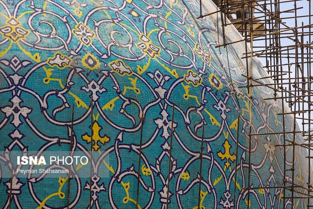تیغ اصلاح بر قوس گنبد مسجد جامع عباسی!