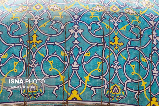 تیغ اصلاح بر قوس گنبد مسجد جامع عباسی!