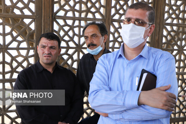 تیغ اصلاح بر قوس گنبد مسجد جامع عباسی!