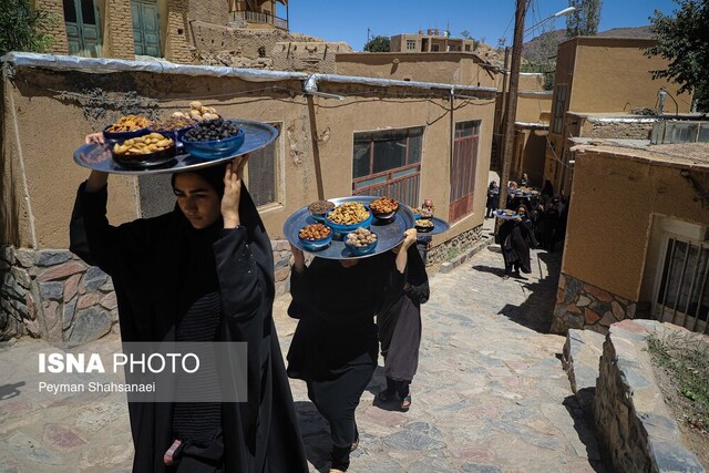 آیین سفره برکت در برزک برگزار شد