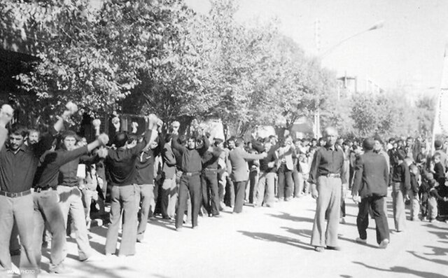 آیین کهن شاق شاقو(سنگ زنی) لنجان لنجان در مسیر توسعه گردشگری مذهبی پایدار