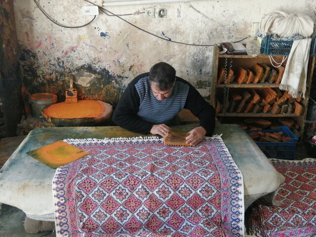 چرا در شهرداریها یک ویترین صنایعدستی نداریم؟!