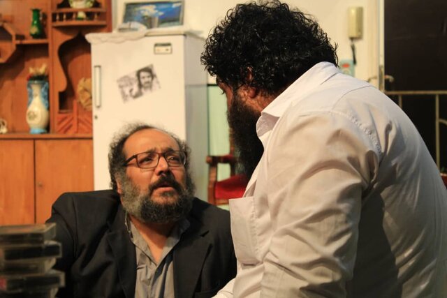 دردسرهای اجرای نمایش در فصل فیلترینگ و اعتراض / قصه ظهر جمعه؛ روایت گذار از سنت به مدرنیته