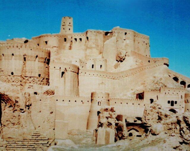 ما برای وطن هستیم و وطن برای ماست