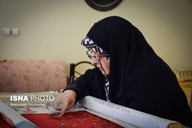 احیای هنر نقدهدوزی در دستان بانوی هنرمند اصفهان