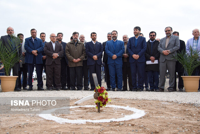 کلنگ‌زنی بزرگترین نیروگاه خورشیدی کشور در کوهپایه