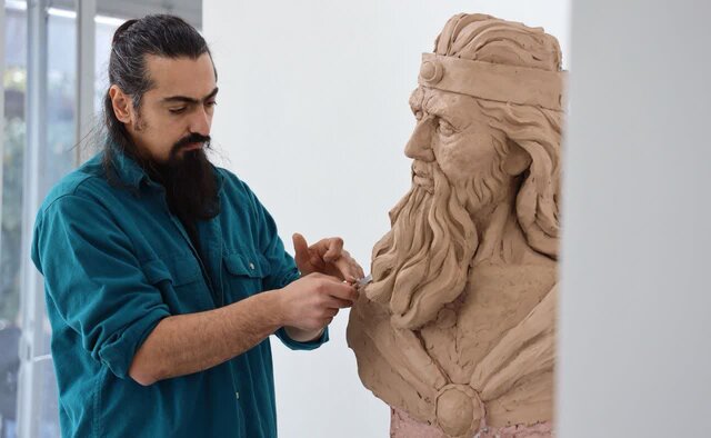 نمایش سردیس اسطورههای شاهنامه در گالری اکنون