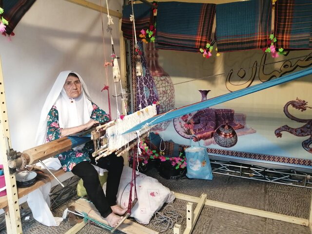 تپش کاربافی در دستان سفیدپوشان ورزنه