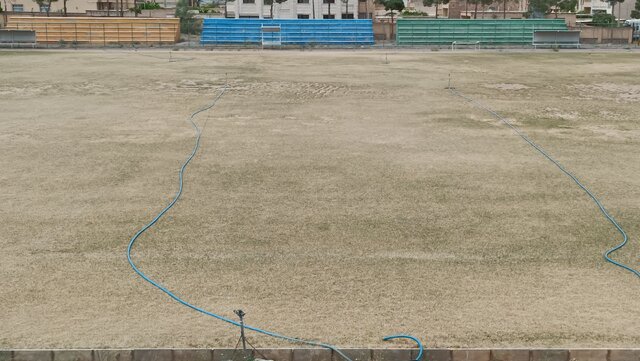 بی‌آبی، چمن ورزشگاه اردستان را خشک کرد