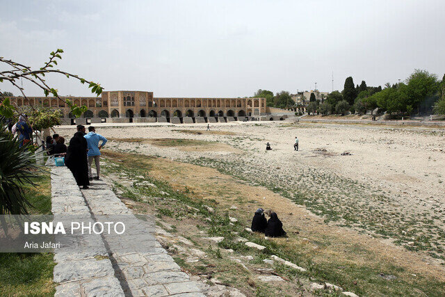 اصفهان در هنگام پیک مصرف با کمبود آب آشامیدنی مواجه است 