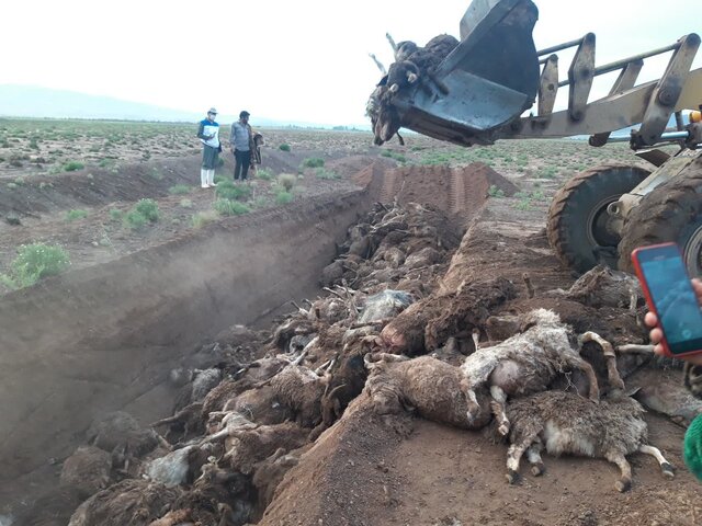 تخریب ۲۱ رشته قنات در سیل برزاوند اردستان