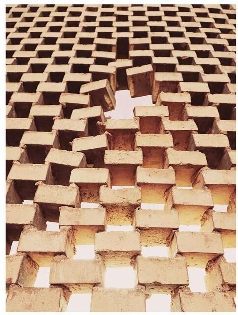 تأثیر خشکی زایندهرود بر پلها، در نمایشگاه «ورود به آب ممنوع»