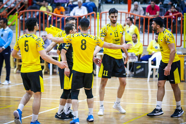 ۳ امتیاز برای بلندقامتان نقشجهان واریز شد ۳ امتیاز برای بلندقامتان نقشجهان واریز شد