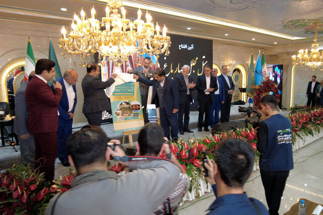 در سفر نیمروزۀ عزتالله ضرغامی به اصفهان چه گذشت؟