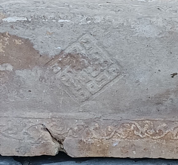 رهاشدن سنگ قبر متعلق به دوره صفوی در سیتی‌سنتر اصفهان