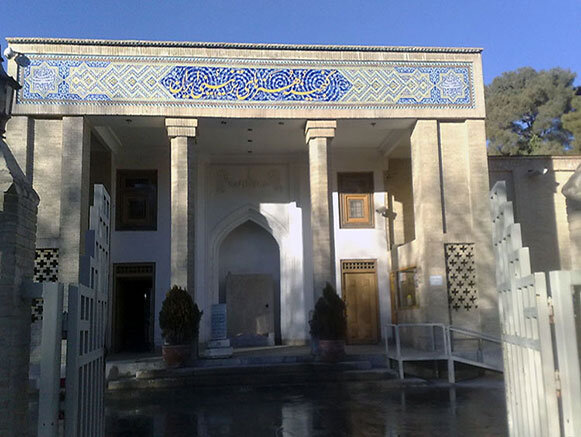 اقدام به سرقت از موزه هنرهای تزئینی ایران اقدام به سرقت از موزه هنرهای تزئینی ایران