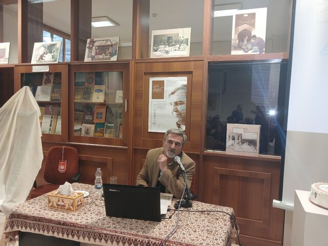 منوچهر قدسی؛ خوشنویسی بسنده و زیبنده