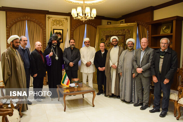 دیدار پیشوایان ادیان توحیدی با استاندار اصفهان دیدار پیشوایان ادیان توحیدی با استاندار اصفهان