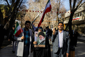 حضور خانوادگی اصفهانی‌ها در جشن ملی ۲۲ بهمن