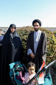 حضور خانوادگی اصفهانی‌ها در جشن ملی ۲۲ بهمن