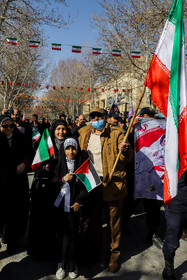 حضور خانوادگی اصفهانی‌ها در جشن ملی ۲۲ بهمن