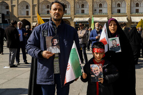 حضور خانوادگی اصفهانی‌ها در جشن ملی ۲۲ بهمن