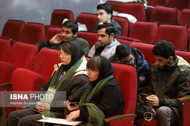 رقابت دانشجویی در مسابقات ملی مناظره دانشجویان در اصفهان