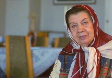 قمر آریان؛ خورشیدی در قلمرو فرهنگ فارسی قمر آریان؛ خورشیدی در قلمرو فرهنگ فارسی