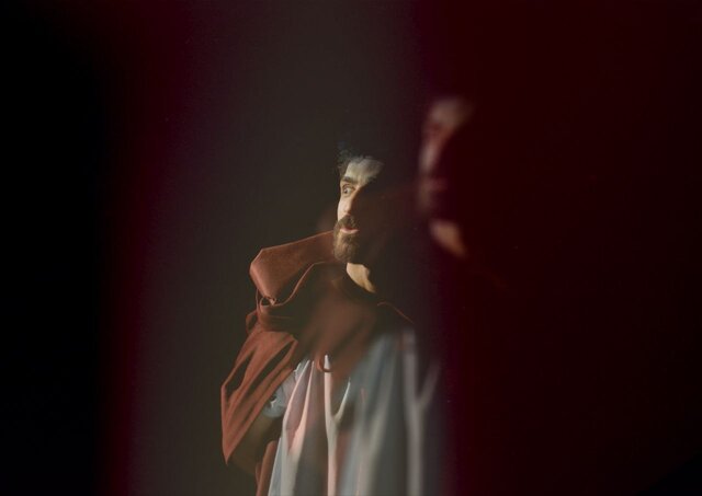 اقتباسی از نمایش شکسپیر در «هذیان هملت»