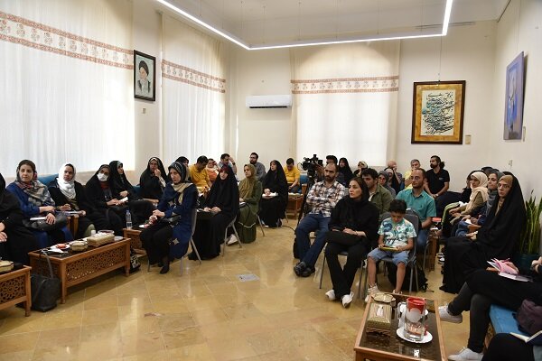 ترجمه یک متن به زبان‌های مختلف به‌خاطر اسطورۀ مشترک یا جهانی است