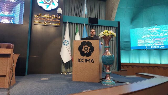 ریسباف تجلی هنر اصفهان باشد/ اقتصاد هویت بنیاد از هیچ، همه چیز میآفریند