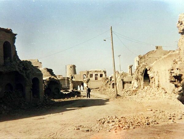 آخرین ظرفی که زایندهرود را بدرقه میکند / الهام از مقرنس گنبد مسجد جامع ورزنه در خلق سفال