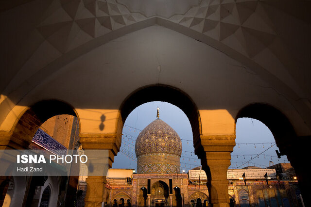 نگاهی به جایگاه و زیارت حضرت عبدالعظیم(ع) نگاهی به جایگاه و زیارت حضرت عبدالعظیم(ع)