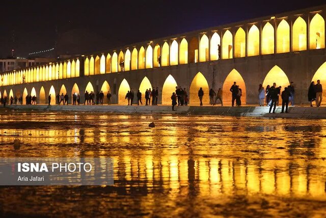 بازگشایی موقت زایندهرود / در بستر رودخانه توقف نکنید بازگشایی موقت زایندهرود / در بستر رودخانه توقف نکنید