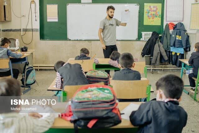 آموزش، باعث فاصله بین دانشآموزان و خانوادهها نشود آموزش، باعث فاصله بین دانشآموزان و خانوادهها نشود