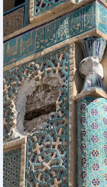 تخریب کاشیکاری سر در خانقاه مسجد جامع نطنز  تخریب کاشیکاری سر در خانقاه مسجد جامع نطنز